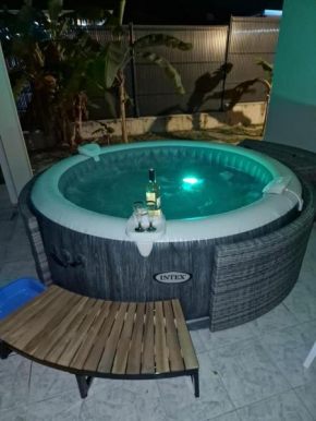 charmante Villa avec Jacuzzi, jardin et BBQ